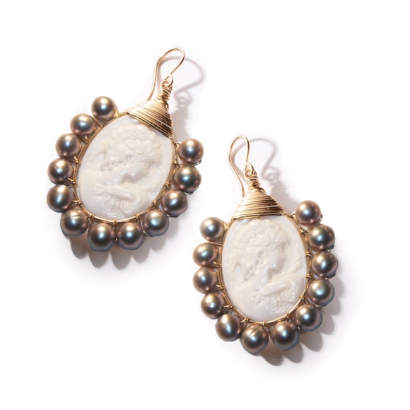 Beck Jewels Jewelry - Beck Jewels Gold Cameo Freshwater Pearl Earrings